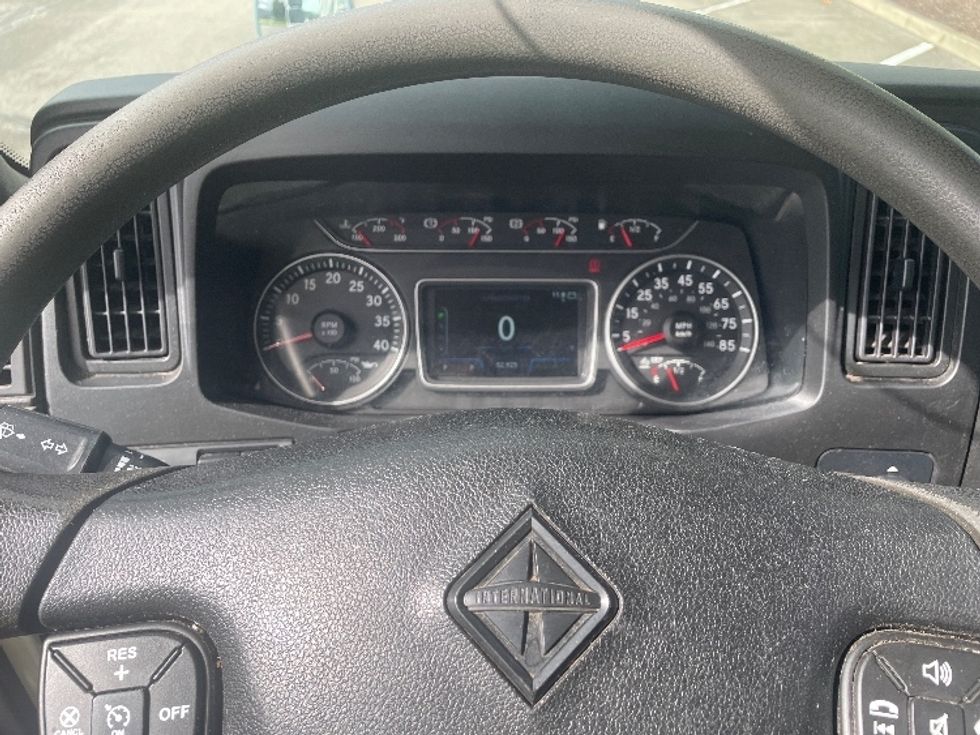 Medium Duty Box Truck-Light and Medium Duty Trucks-International-2020-MV607-Portland-OR-52,776\n\t\tmiles-$ 56,750 - Image 15