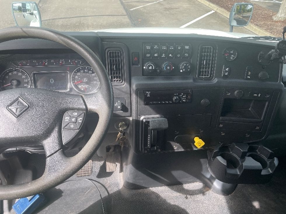 Medium Duty Box Truck-Light and Medium Duty Trucks-International-2020-MV607-Portland-OR-52,776\n\t\tmiles-$ 56,750 - Image 16