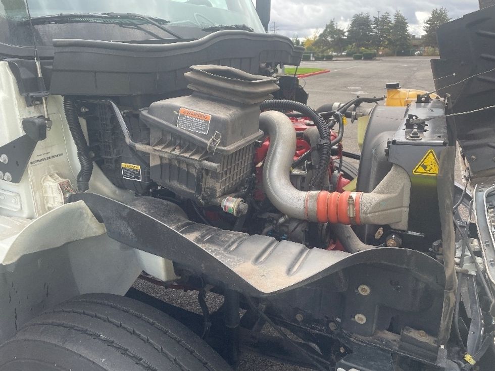 Medium Duty Box Truck-Light and Medium Duty Trucks-International-2020-MV607-Portland-OR-52,776\n\t\tmiles-$ 56,750 - Image 20