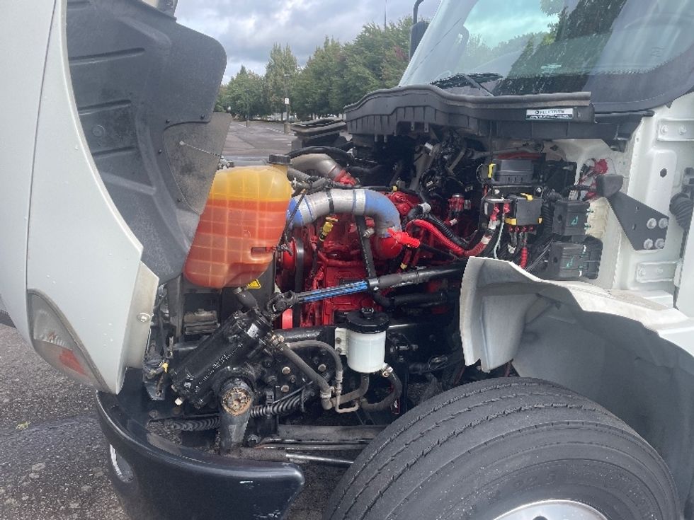 Medium Duty Box Truck-Light and Medium Duty Trucks-International-2020-MV607-Portland-OR-52,776\n\t\tmiles-$ 56,750 - Image 21