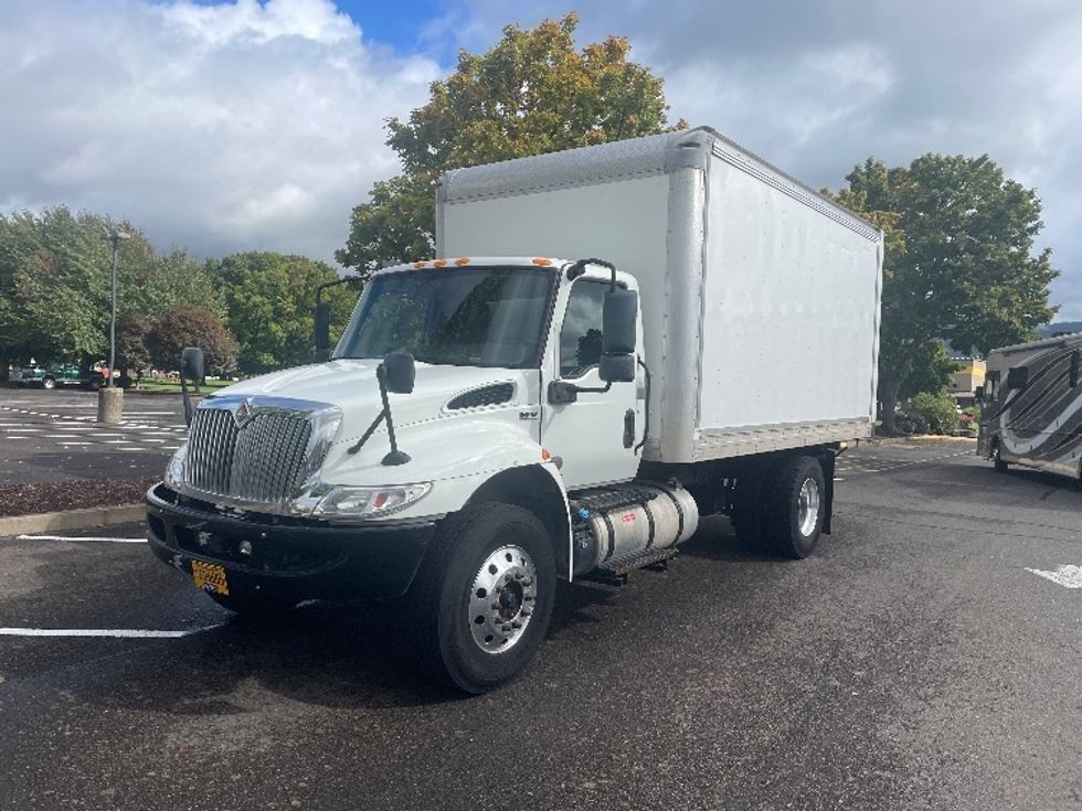 Medium Duty Box Truck-Light and Medium Duty Trucks-International-2020-MV607-Portland-OR-52,776\n\t\tmiles-$ 56,750 - Image 3