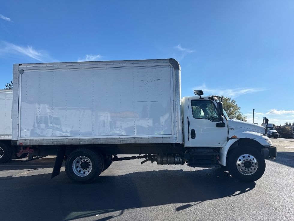 Medium Duty Box Truck-Light and Medium Duty Trucks-International-2020-MV607-Portland-OR-73,648\n\t\tmiles-$ 51,500 - Image 15
