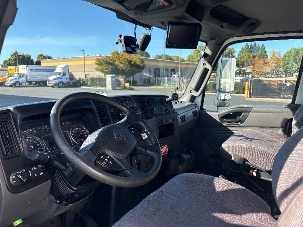 Medium Duty Box Truck-Light and Medium Duty Trucks-International-2020-MV607-Portland-OR-73,648\n\t\tmiles-$ 51,500 - Image 17