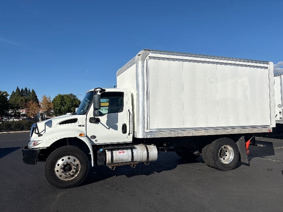 Medium Duty Box Truck-Light and Medium Duty Trucks-International-2020-MV607-Portland-OR-73,648\n\t\tmiles-$ 51,500 - Image 4