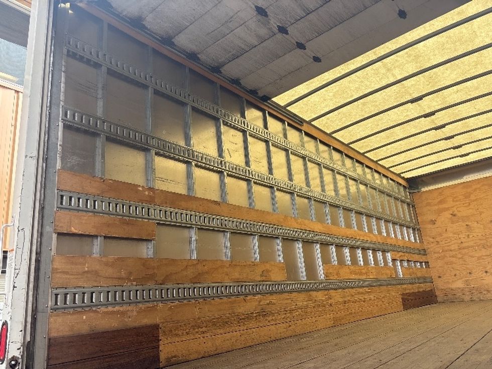 Medium Duty Box Truck-Light and Medium Duty Trucks-International-2020-MV607-Portland-OR-95,853\n\t\tmiles-$ 50,750 - Image 10
