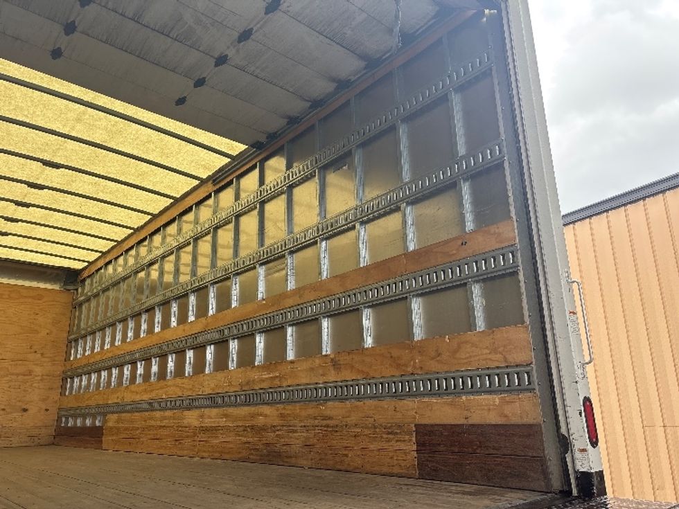 Medium Duty Box Truck-Light and Medium Duty Trucks-International-2020-MV607-Portland-OR-95,853\n\t\tmiles-$ 50,750 - Image 11
