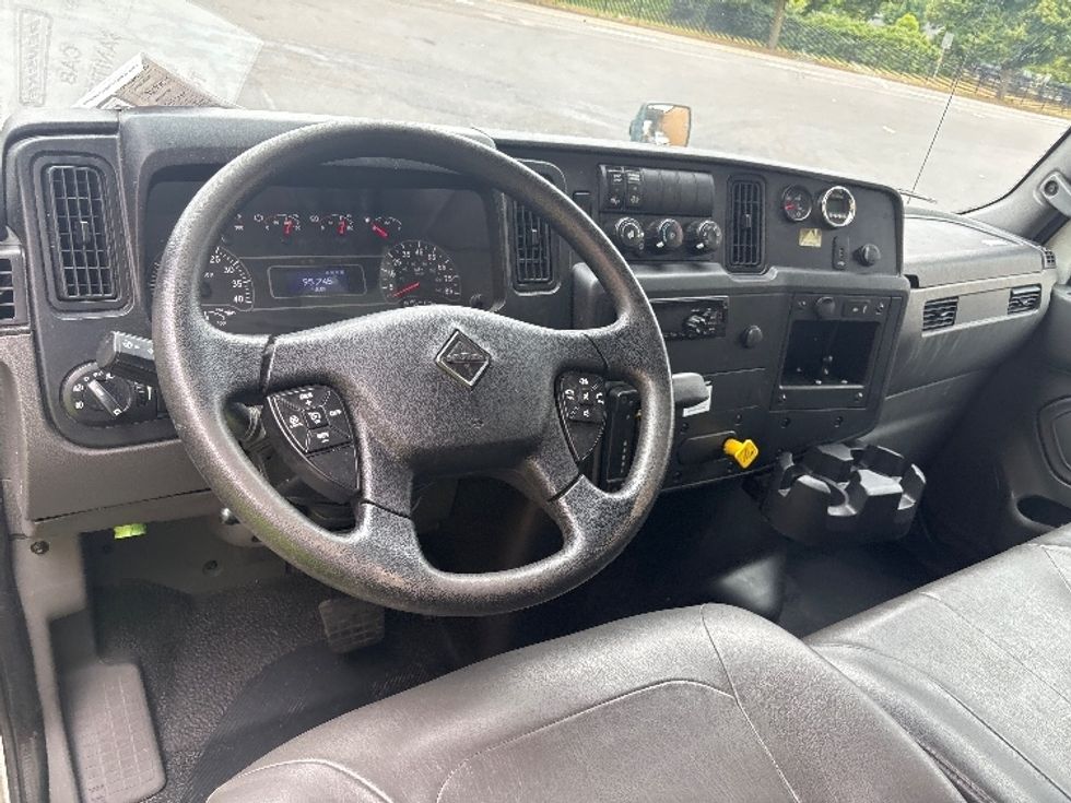 Medium Duty Box Truck-Light and Medium Duty Trucks-International-2020-MV607-Portland-OR-95,853\n\t\tmiles-$ 50,750 - Image 16