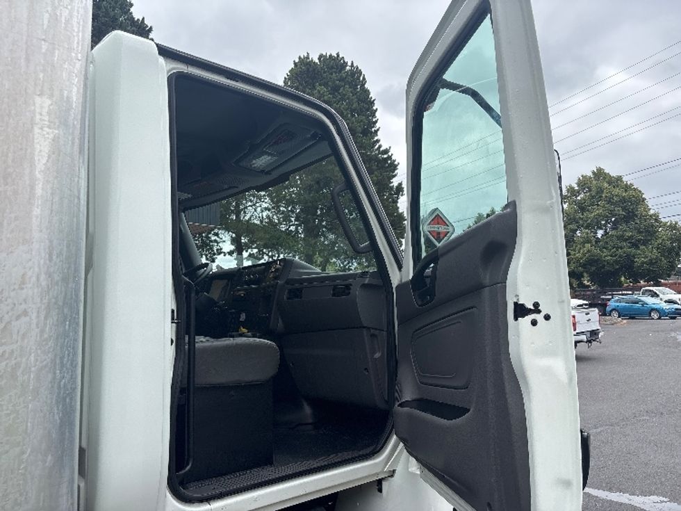 Medium Duty Box Truck-Light and Medium Duty Trucks-International-2020-MV607-Portland-OR-95,853\n\t\tmiles-$ 50,750 - Image 19