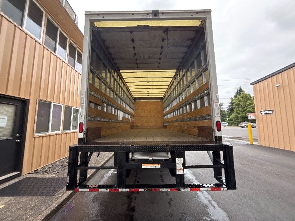 Medium Duty Box Truck-Light and Medium Duty Trucks-International-2020-MV607-Portland-OR-95,853\n\t\tmiles-$ 50,750 - Image 8