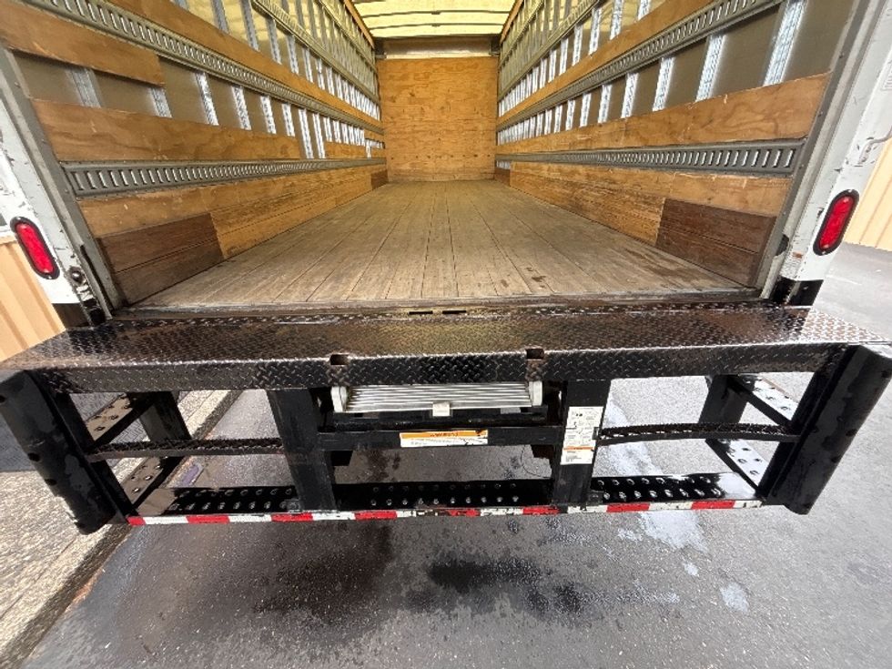 Medium Duty Box Truck-Light and Medium Duty Trucks-International-2020-MV607-Portland-OR-95,853\n\t\tmiles-$ 50,750 - Image 9