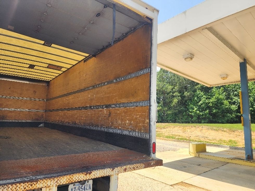 Medium Duty Box Truck-Light and Medium Duty Trucks-International-2020-MV607-Prince George-VA-101,998\n\t\tmiles-$ 58,500 - Image 12