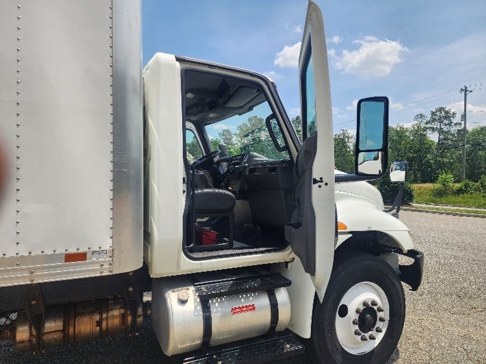 Medium Duty Box Truck-Light and Medium Duty Trucks-International-2020-MV607-Prince George-VA-101,998\n\t\tmiles-$ 58,500 - Image 20