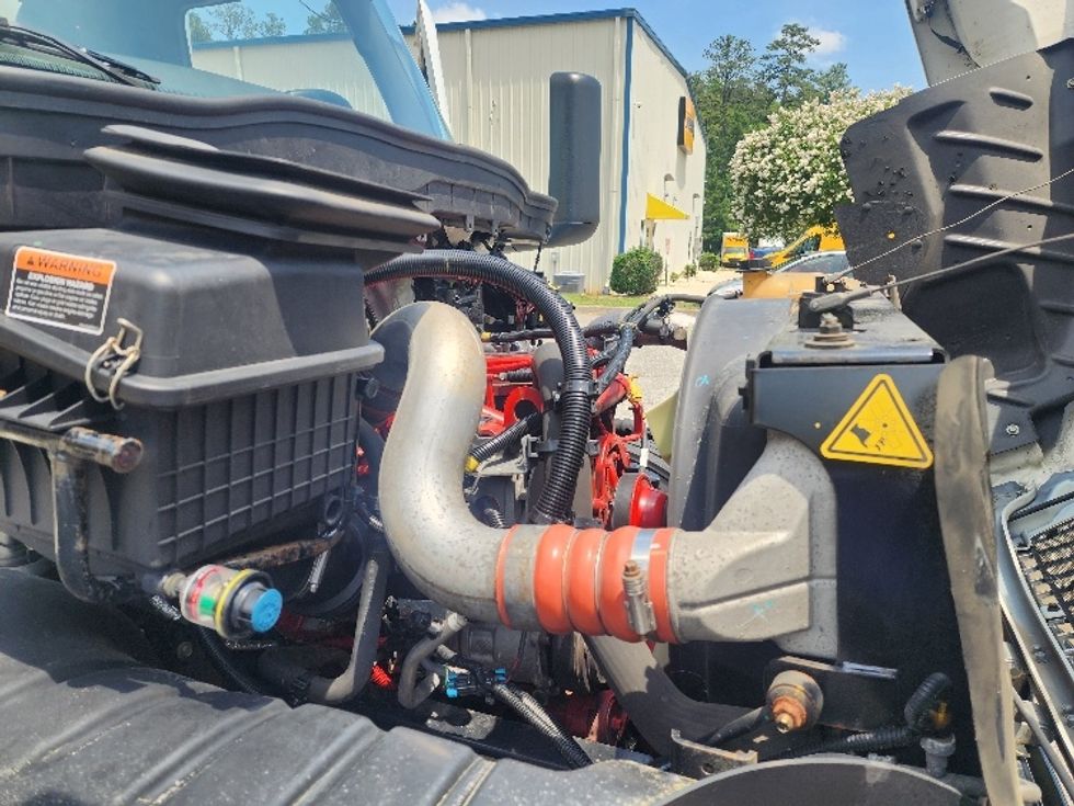 Medium Duty Box Truck-Light and Medium Duty Trucks-International-2020-MV607-Prince George-VA-101,998\n\t\tmiles-$ 58,500 - Image 23