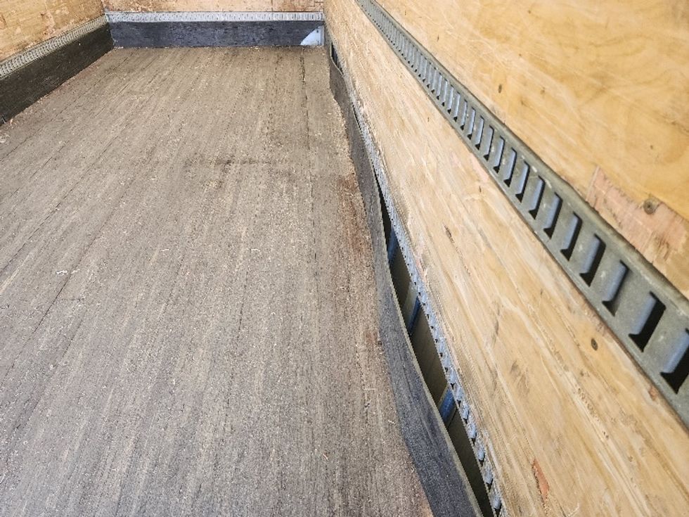 Medium Duty Box Truck-Light and Medium Duty Trucks-International-2020-MV607-Prince George-VA-101,998\n\t\tmiles-$ 58,500 - Image 29