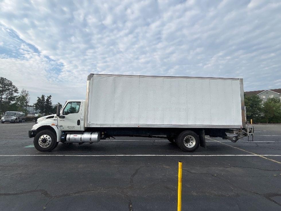 Medium Duty Box Truck-Light and Medium Duty Trucks-International-2020-MV607-Prince George-VA-121,481\n\t\tmiles-$ 59,500 - Image 4