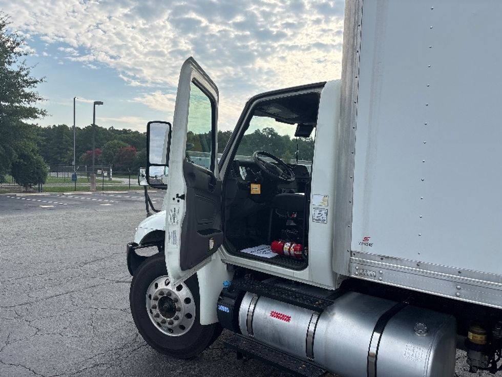 Medium Duty Box Truck-Light and Medium Duty Trucks-International-2020-MV607-Prince George-VA-121,481\n\t\tmiles-$ 59,500 - Image 16