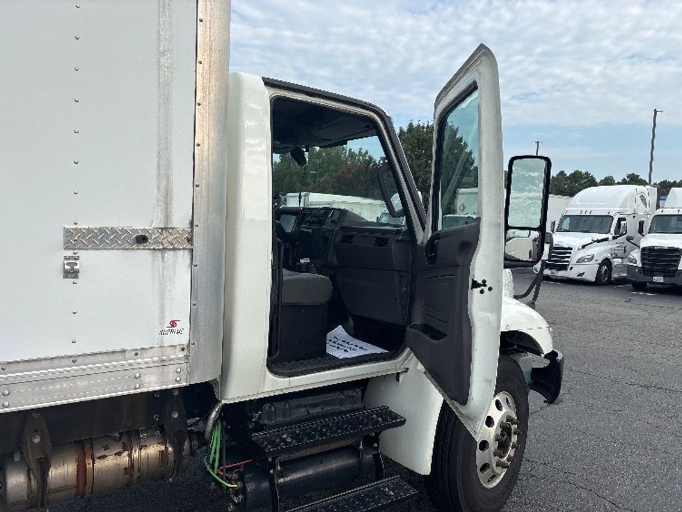 Medium Duty Box Truck-Light and Medium Duty Trucks-International-2020-MV607-Prince George-VA-121,481\n\t\tmiles-$ 59,500 - Image 20