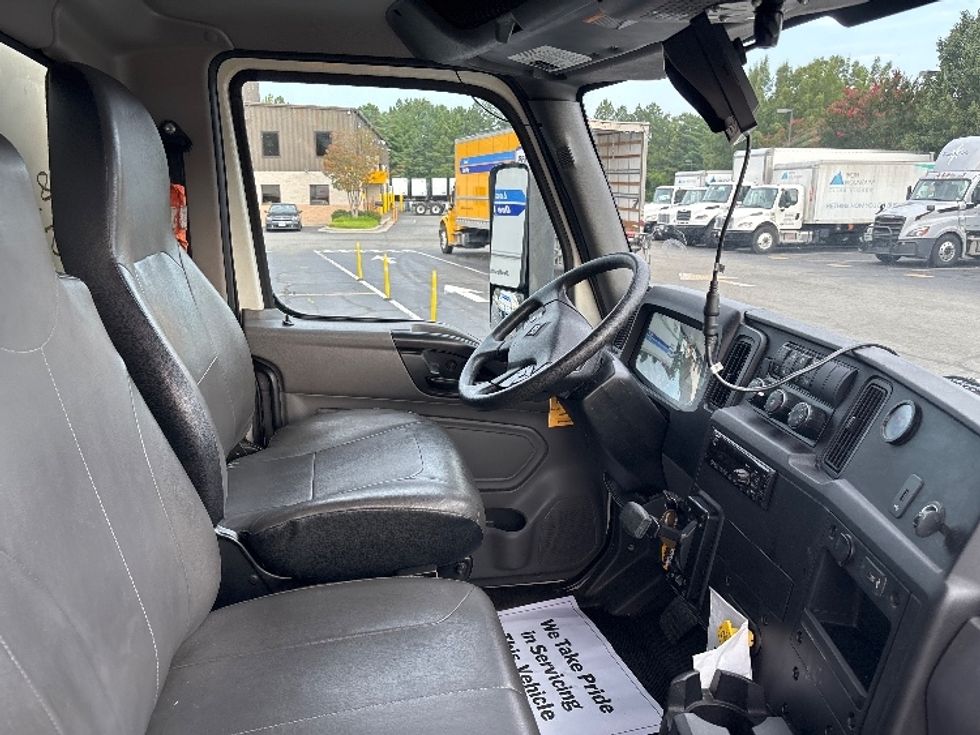 Medium Duty Box Truck-Light and Medium Duty Trucks-International-2020-MV607-Prince George-VA-121,481\n\t\tmiles-$ 59,500 - Image 22
