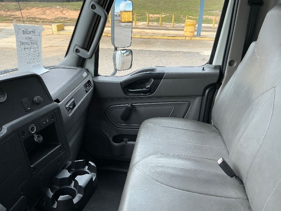 Medium Duty Box Truck-Light and Medium Duty Trucks-International-2020-MV607-Prince George-VA-140,176\n\t\tmiles-$ 58,750 - Image 18