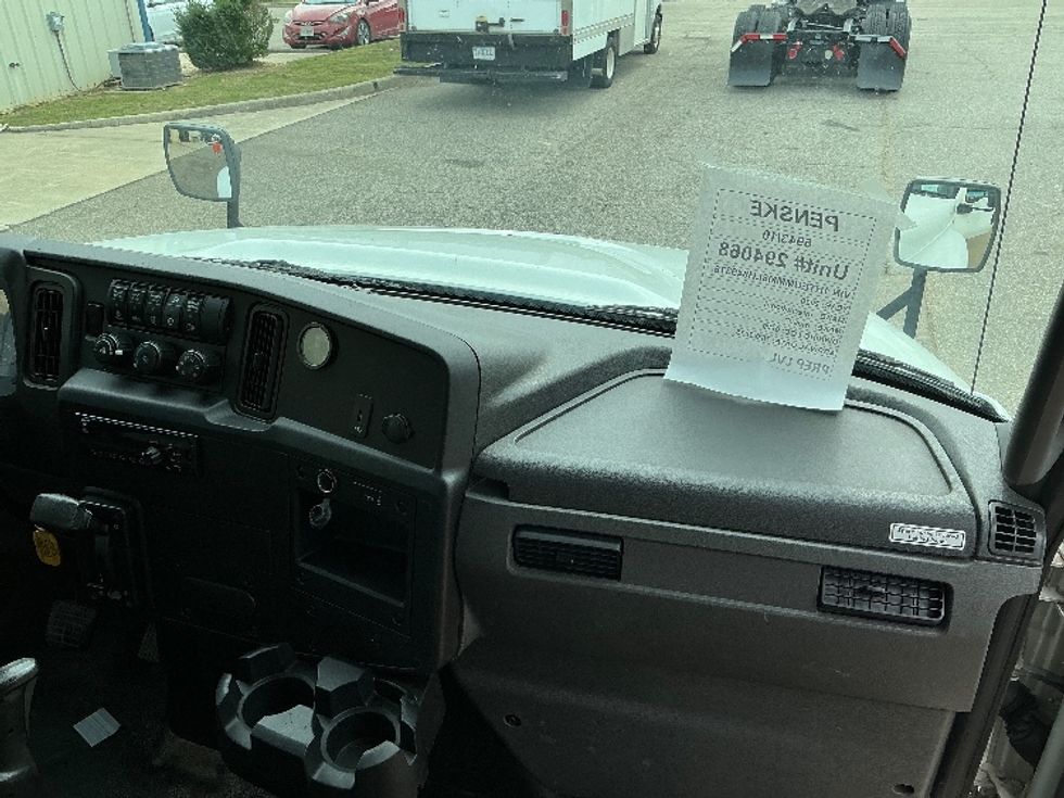 Medium Duty Box Truck-Light and Medium Duty Trucks-International-2020-MV607-Prince George-VA-140,176\n\t\tmiles-$ 58,750 - Image 20