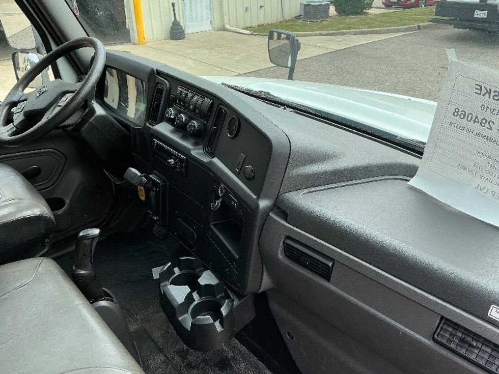 Medium Duty Box Truck-Light and Medium Duty Trucks-International-2020-MV607-Prince George-VA-140,176\n\t\tmiles-$ 58,750 - Image 21