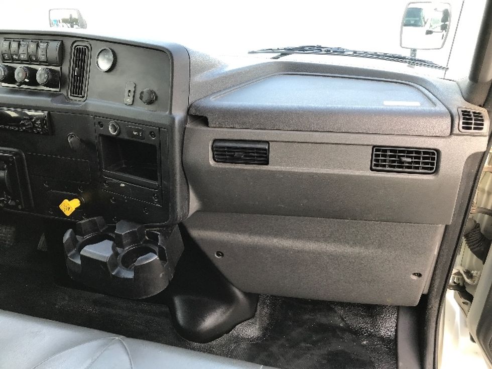 Medium Duty Box Truck-Light and Medium Duty Trucks-International-2020-MV607-Prince George-VA-155,278\n\t\tmiles-$ 54,250 - Image 21