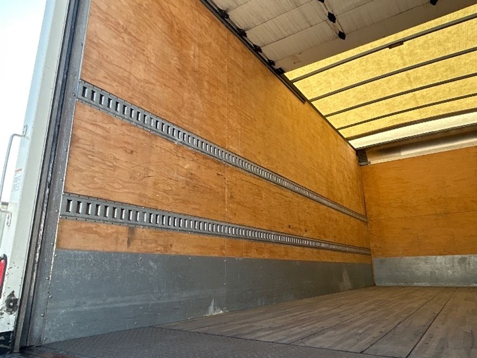 Medium Duty Box Truck-Light and Medium Duty Trucks-International-2020-MV607-Prince George-VA-163,134\n\t\tmiles-$ 42,000 - Image 11