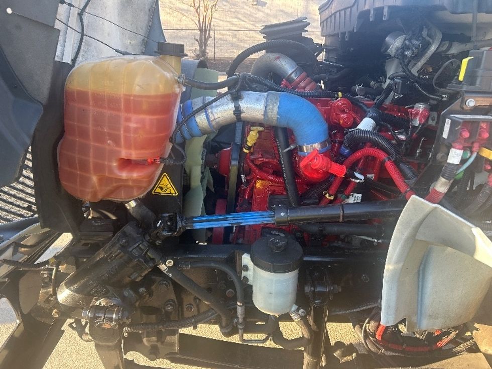 Medium Duty Box Truck-Light and Medium Duty Trucks-International-2020-MV607-Prince George-VA-163,134\n\t\tmiles-$ 42,000 - Image 24