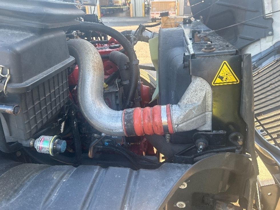 Medium Duty Box Truck-Light and Medium Duty Trucks-International-2020-MV607-Prince George-VA-163,134\n\t\tmiles-$ 42,000 - Image 23