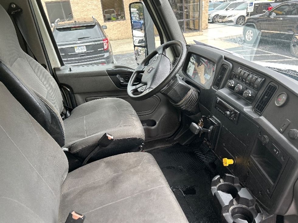 Medium Duty Box Truck-Light and Medium Duty Trucks-International-2020-MV607-Prince George-VA-188,633\n\t\tmiles-$ 42,750 - Image 22