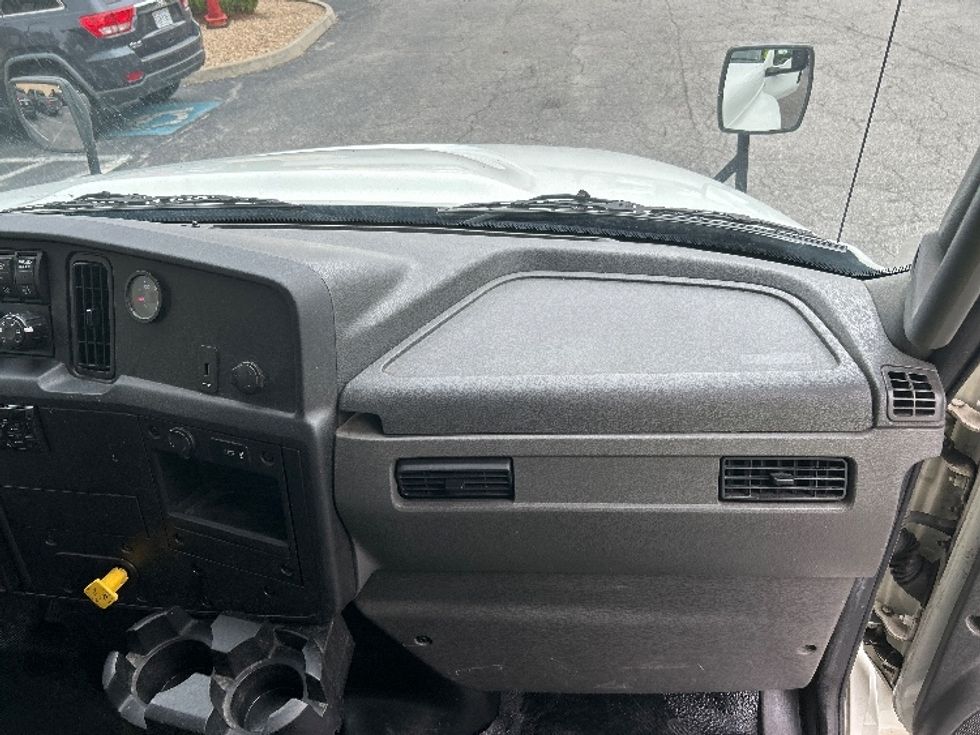 Medium Duty Box Truck-Light and Medium Duty Trucks-International-2020-MV607-Prince George-VA-188,633\n\t\tmiles-$ 42,750 - Image 21