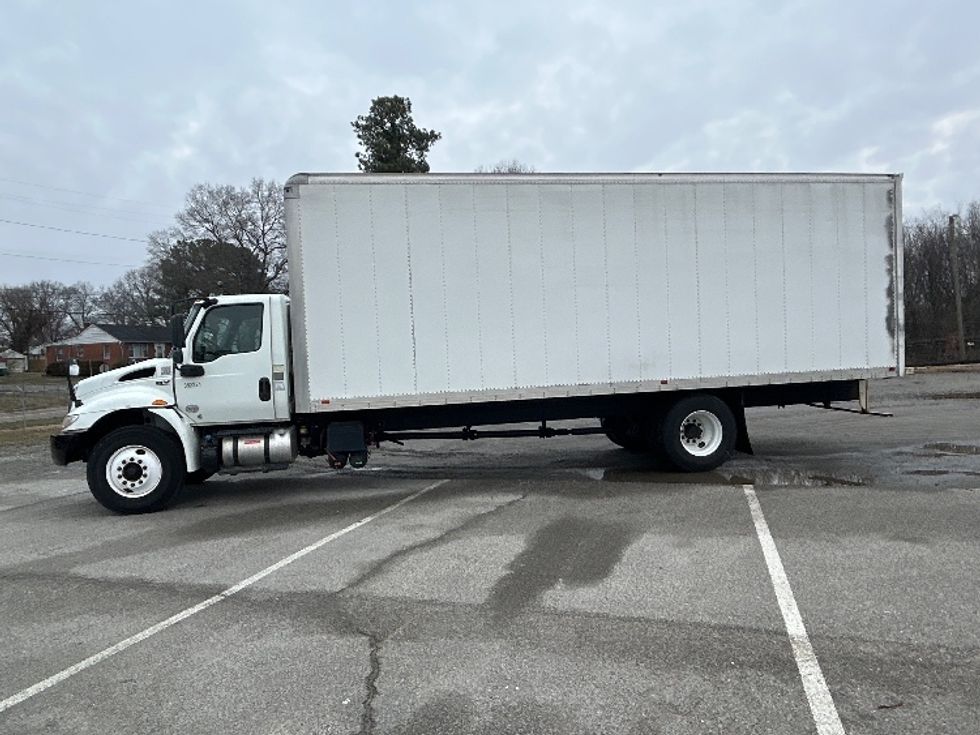 Medium Duty Box Truck-Light and Medium Duty Trucks-International-2020-MV607-Prince George-VA-204,887\n\t\tmiles-$ 33,500 - Image 4