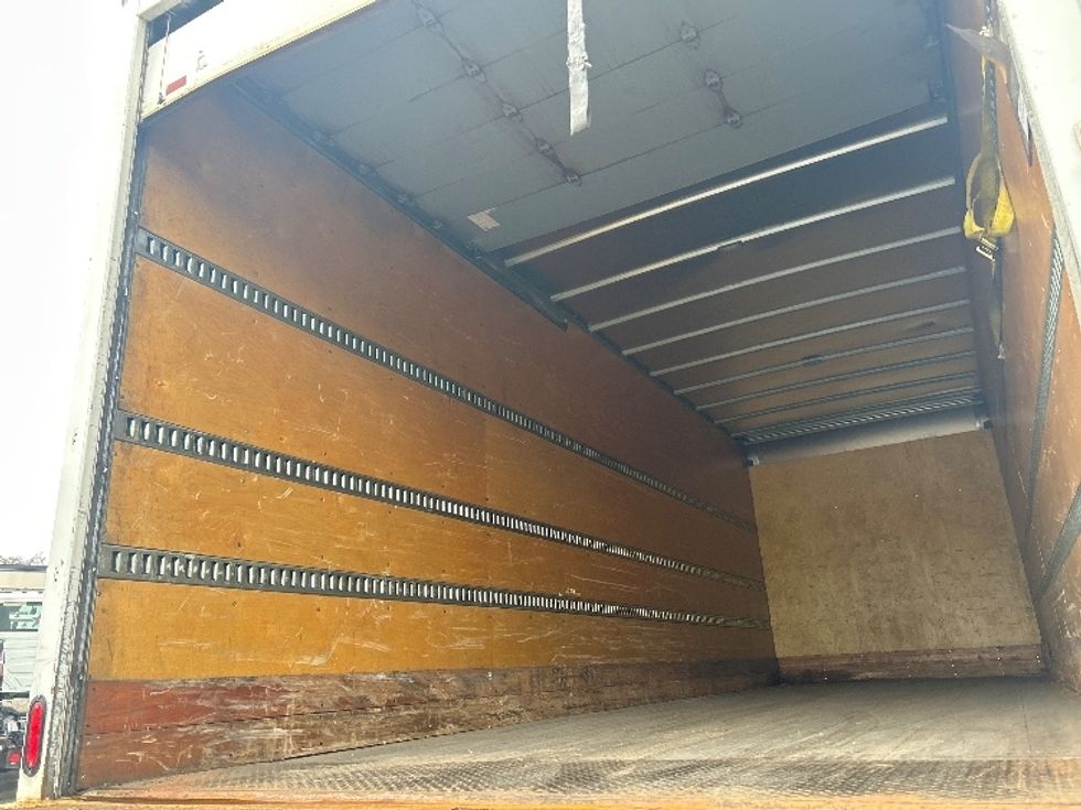 Medium Duty Box Truck-Light and Medium Duty Trucks-International-2020-MV607-Prince George-VA-204,887\n\t\tmiles-$ 33,500 - Image 11