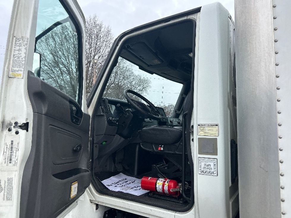 Medium Duty Box Truck-Light and Medium Duty Trucks-International-2020-MV607-Prince George-VA-204,887\n\t\tmiles-$ 33,500 - Image 16