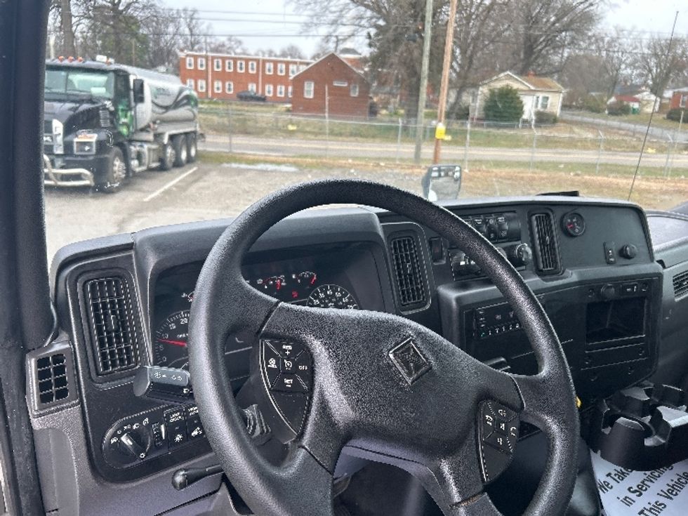 Medium Duty Box Truck-Light and Medium Duty Trucks-International-2020-MV607-Prince George-VA-204,887\n\t\tmiles-$ 33,500 - Image 17