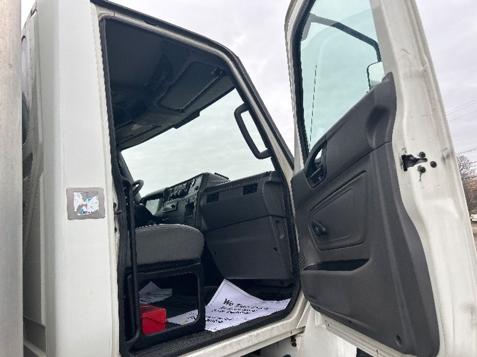 Medium Duty Box Truck-Light and Medium Duty Trucks-International-2020-MV607-Prince George-VA-204,887\n\t\tmiles-$ 33,500 - Image 20
