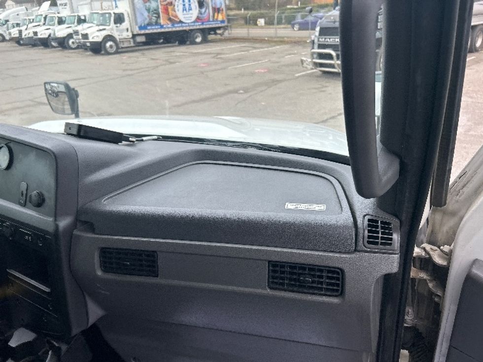 Medium Duty Box Truck-Light and Medium Duty Trucks-International-2020-MV607-Prince George-VA-204,887\n\t\tmiles-$ 33,500 - Image 21