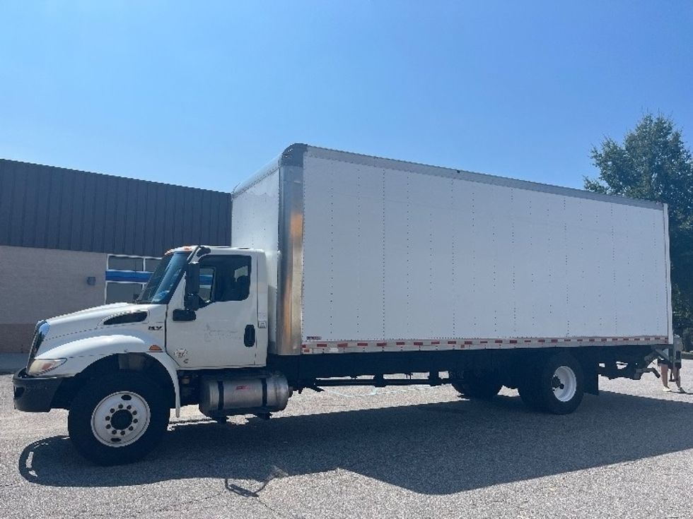 Medium Duty Box Truck-Light and Medium Duty Trucks-International-2020-MV607-Prince George-VA-220,964\n\t\tmiles-$ 47,250 - Image 3