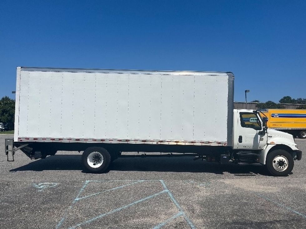 Medium Duty Box Truck-Light and Medium Duty Trucks-International-2020-MV607-Prince George-VA-220,964\n\t\tmiles-$ 47,250 - Image 13