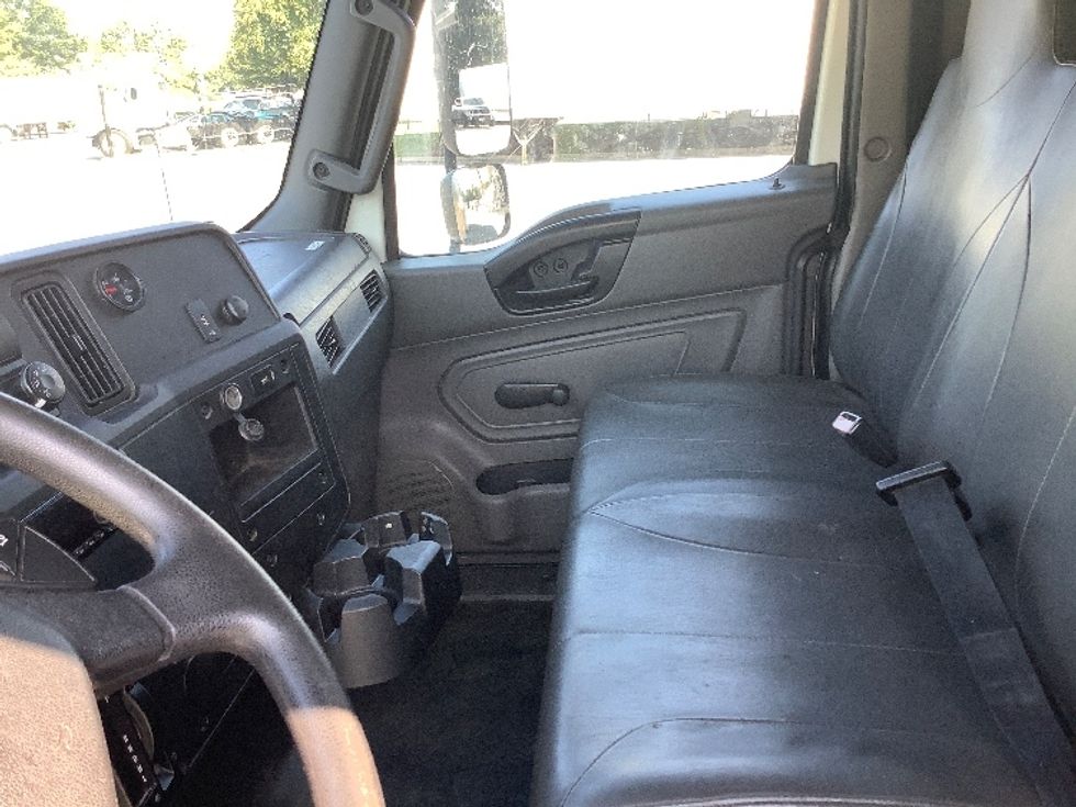 Medium Duty Box Truck-Light and Medium Duty Trucks-International-2020-MV607-Prince George-VA-220,964\n\t\tmiles-$ 47,250 - Image 16