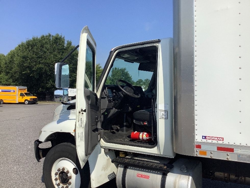 Medium Duty Box Truck-Light and Medium Duty Trucks-International-2020-MV607-Prince George-VA-220,964\n\t\tmiles-$ 47,250 - Image 14