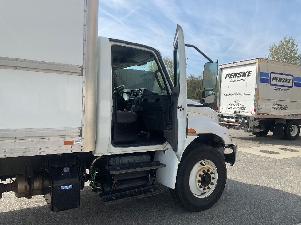 Medium Duty Box Truck-Light and Medium Duty Trucks-International-2020-MV607-Prince George-VA-267,146\n\t\tmiles-$ 35,000 - Image 20