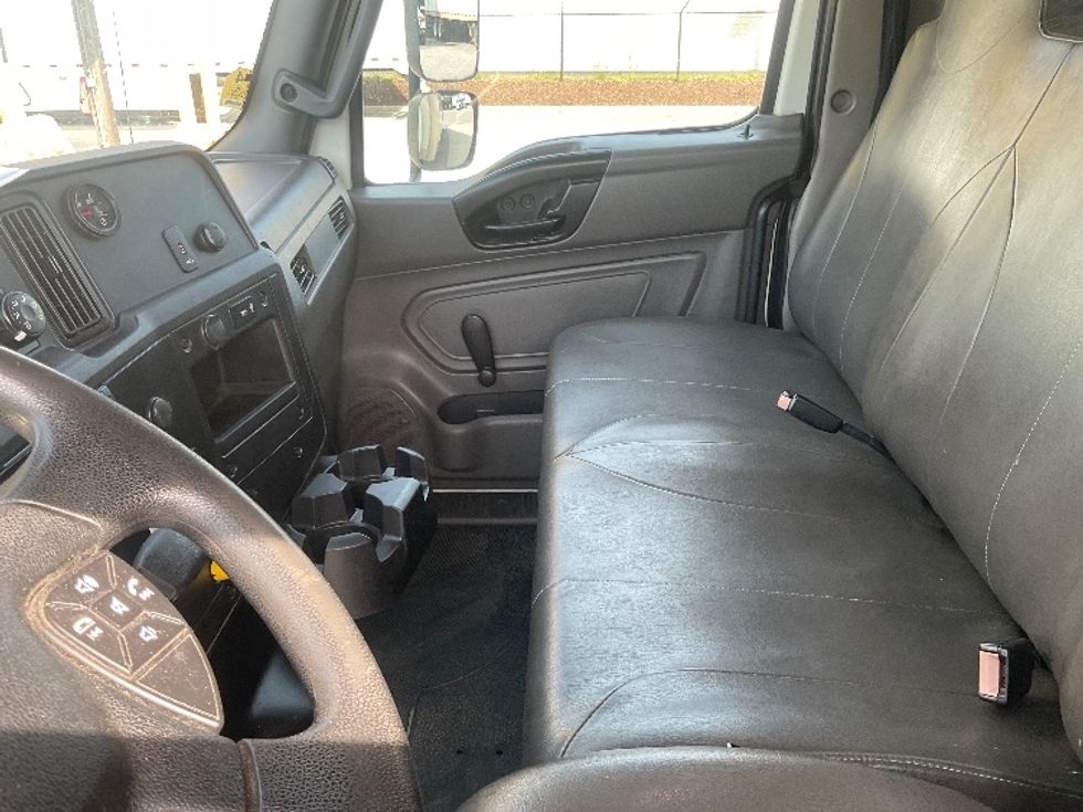 Medium Duty Box Truck-Light and Medium Duty Trucks-International-2020-MV607-Prince George-VA-267,146\n\t\tmiles-$ 35,000 - Image 19