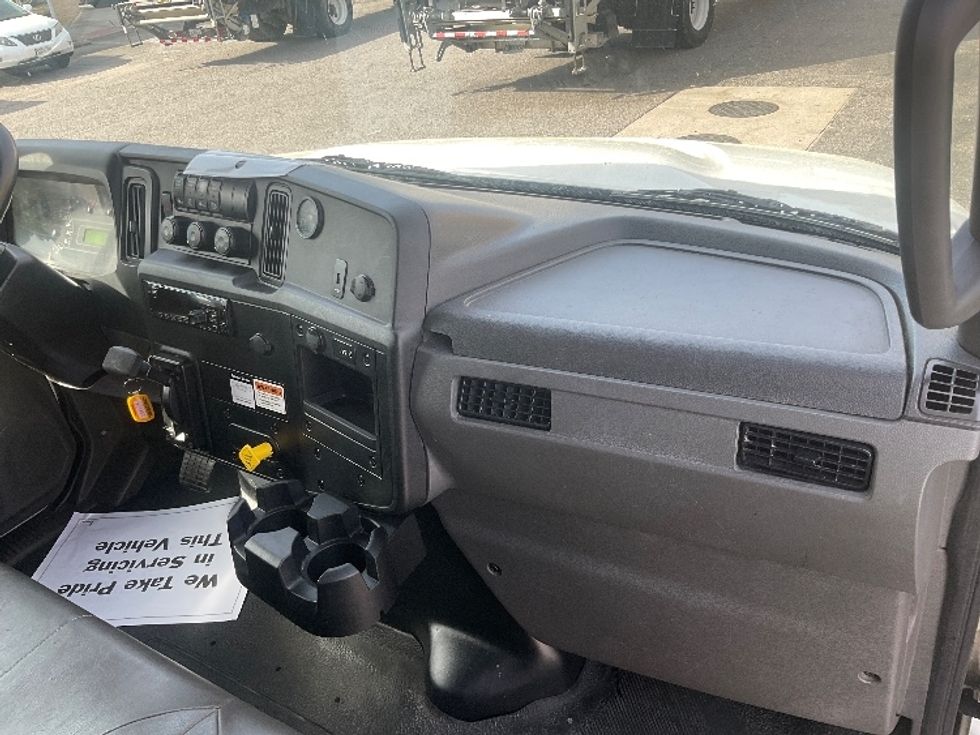 Medium Duty Box Truck-Light and Medium Duty Trucks-International-2020-MV607-Prince George-VA-267,146\n\t\tmiles-$ 35,000 - Image 21