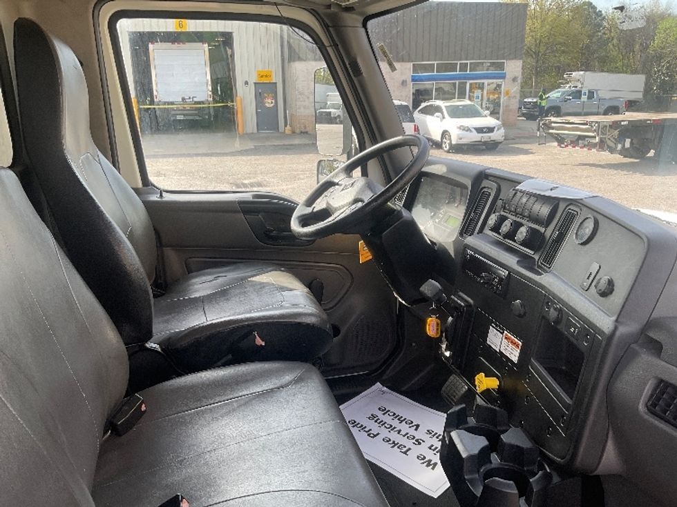 Medium Duty Box Truck-Light and Medium Duty Trucks-International-2020-MV607-Prince George-VA-267,146\n\t\tmiles-$ 35,000 - Image 22