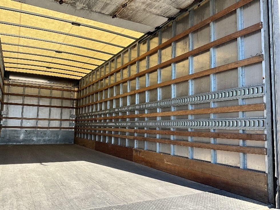Medium Duty Box Truck-Light and Medium Duty Trucks-International-2020-MV607-Reading-PA-263,193\n\t\tmiles-$ 35,000 - Image 12