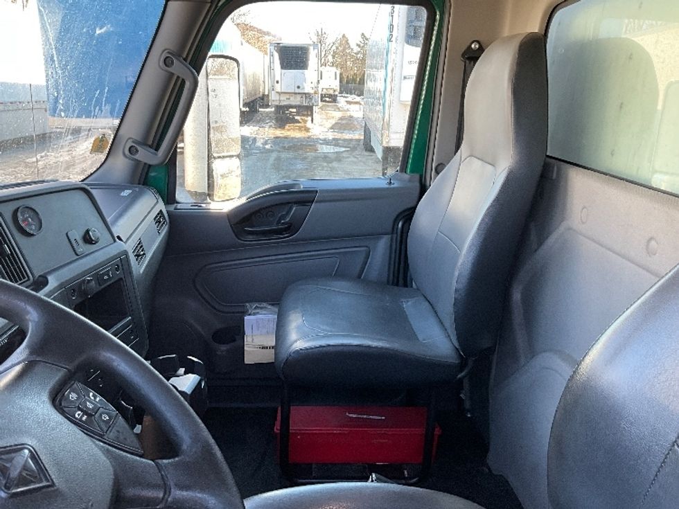 Medium Duty Box Truck-Light and Medium Duty Trucks-International-2020-MV607-Reading-PA-263,193\n\t\tmiles-$ 35,000 - Image 18