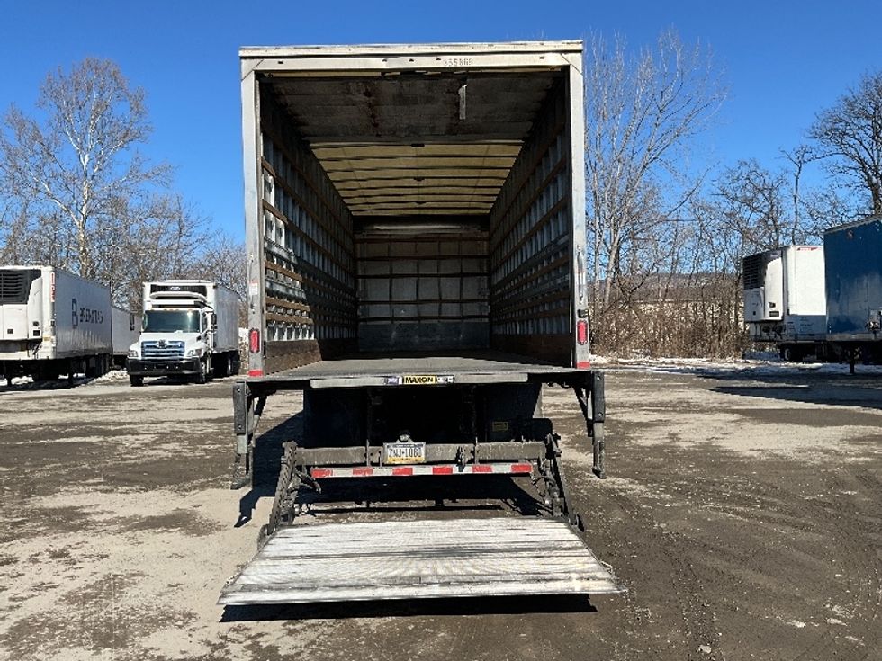 Medium Duty Box Truck-Light and Medium Duty Trucks-International-2020-MV607-Reading-PA-263,193\n\t\tmiles-$ 35,000 - Image 9