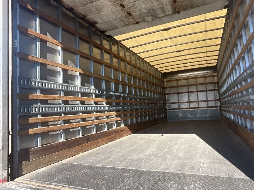 Medium Duty Box Truck-Light and Medium Duty Trucks-International-2020-MV607-Reading-PA-265,544\n\t\tmiles-$ 36,000 - Image 11