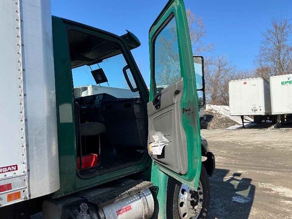 Medium Duty Box Truck-Light and Medium Duty Trucks-International-2020-MV607-Reading-PA-265,544\n\t\tmiles-$ 36,000 - Image 19